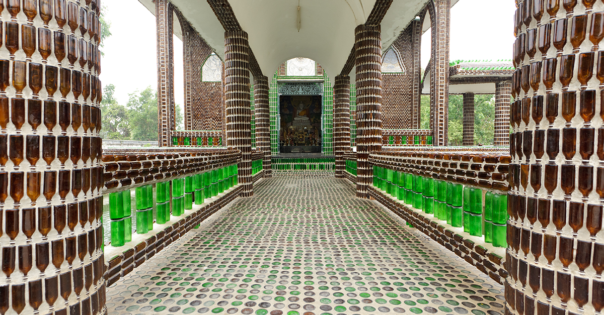 Using Plastic And Glass Bottles As A Building Material 